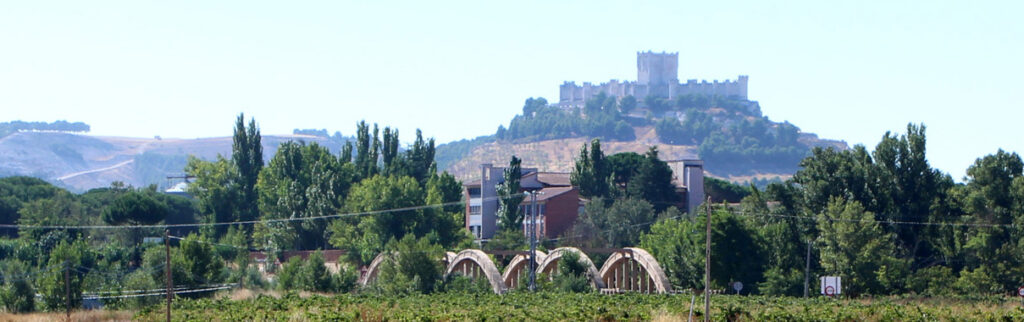 Como eje vertebrador de nuestra Ruta del Vino, el río Duero merece un reconocimiento a la altura de su influencia en el devenir de la historia